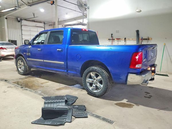 2015 RAM 1500 SLT CREW CAB 4X4