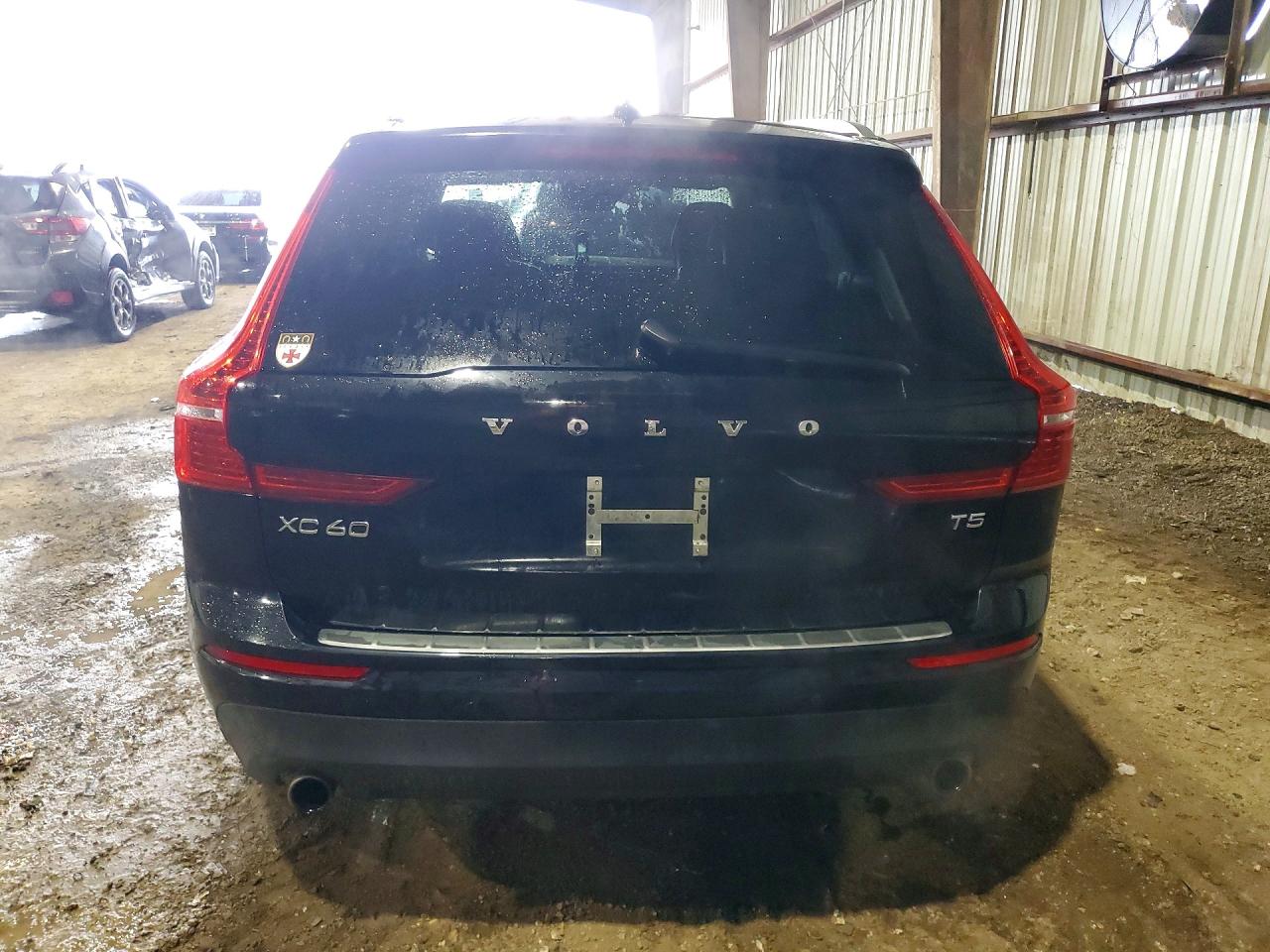 2019 VOLVO XC60 Momentum