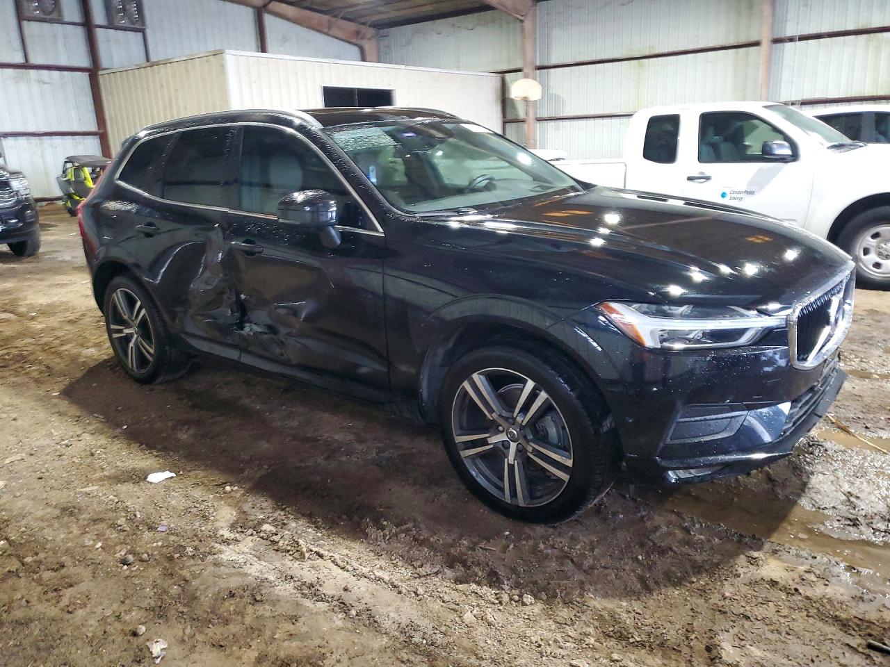 2019 VOLVO XC60 Momentum
