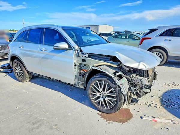 2020 MERCEDES-BENZ GLC