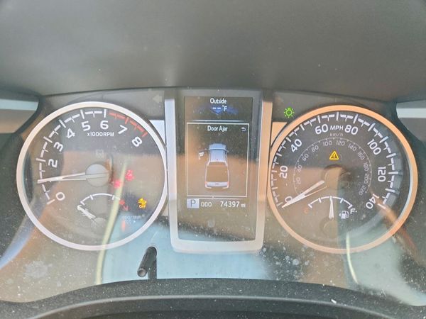 2021 TOYOTA TACOMA SR5