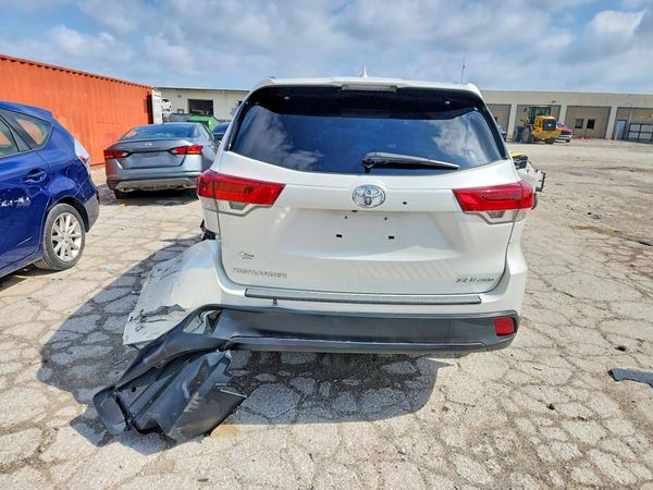 2018 TOYOTA HIGHLANDER SE/XLE