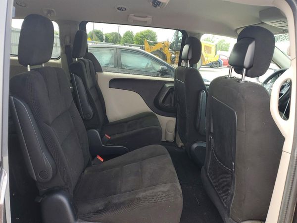 2016 DODGE GRAND CARAVAN SE