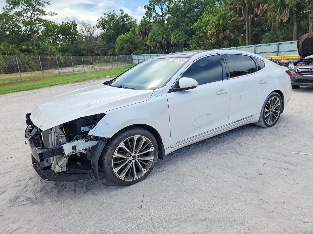 2019 KIA CADENZA