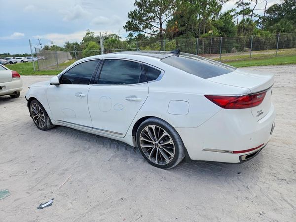 2019 KIA CADENZA