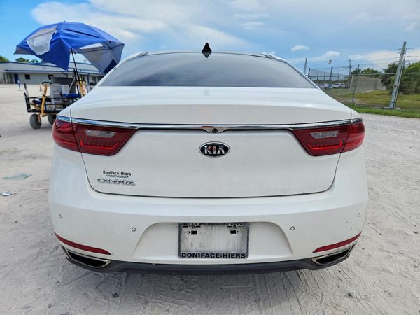 2019 KIA CADENZA