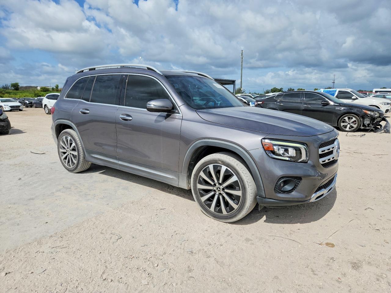 2022 MERCEDES-BENZ GLB GLB250