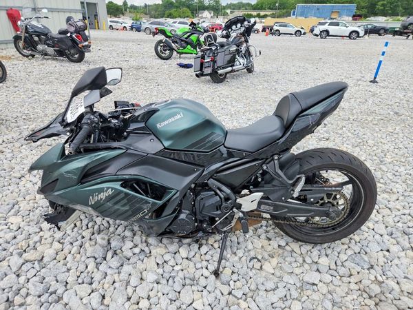2025 KAWASAKI EX650 P