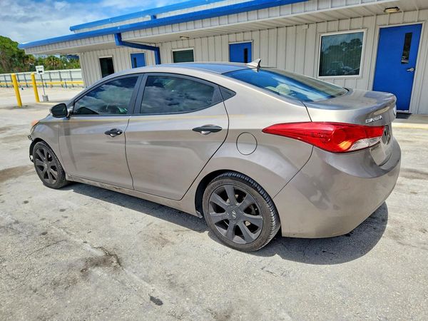 2012 HYUNDAI ELANTRA
