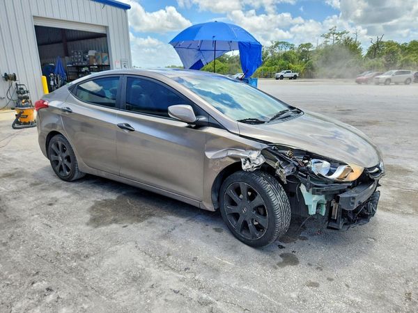 2012 HYUNDAI ELANTRA