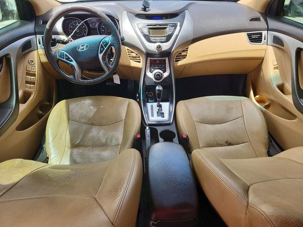 2012 HYUNDAI ELANTRA