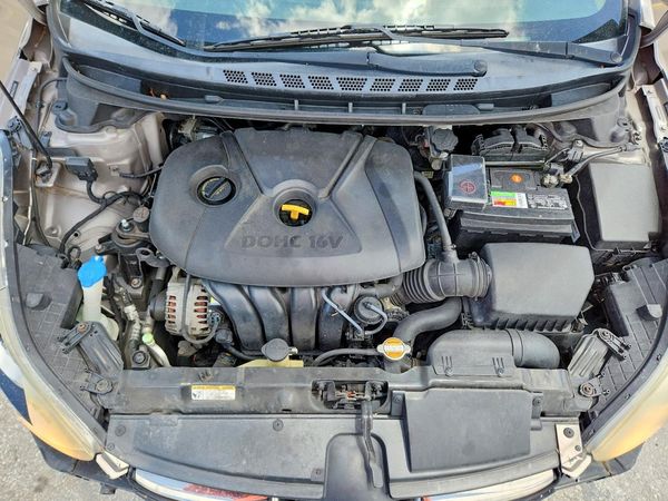 2012 HYUNDAI ELANTRA