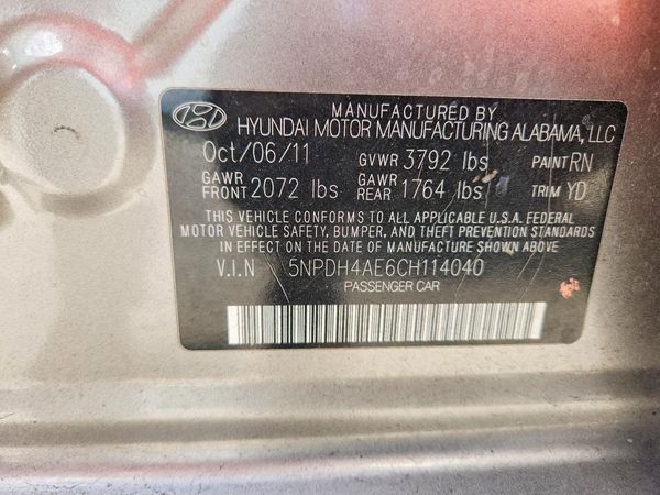 2012 HYUNDAI ELANTRA