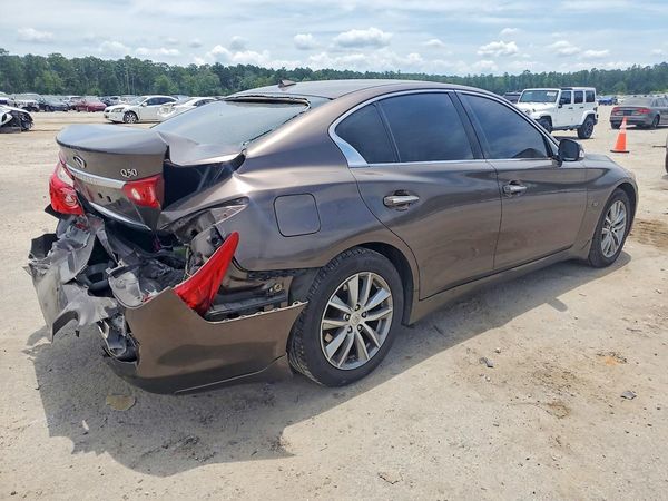 2015 INFINITI Q50