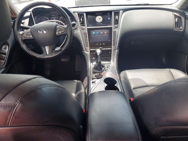 2015 INFINITI Q50