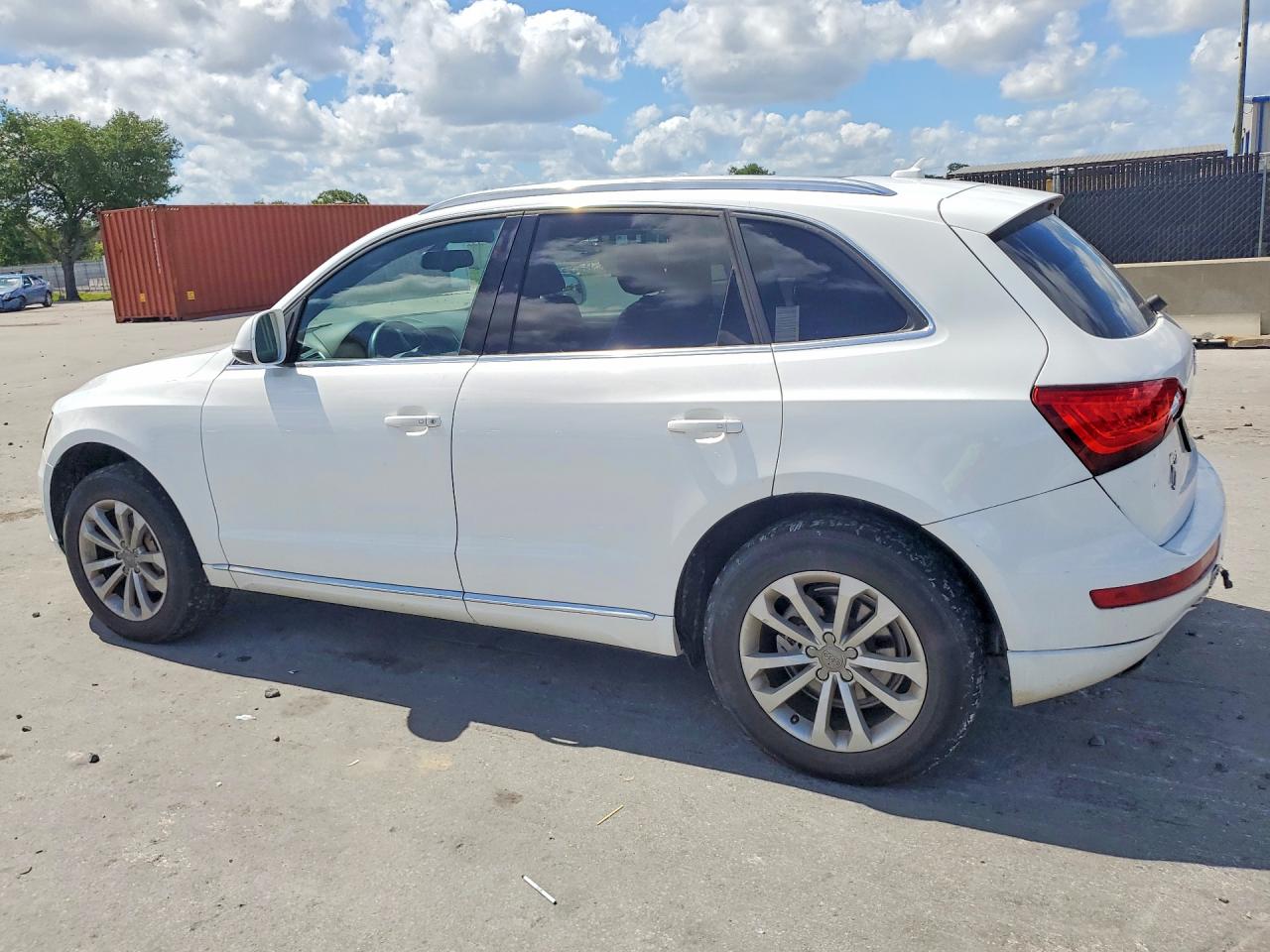 2013 AUDI Q5 Premium Plus