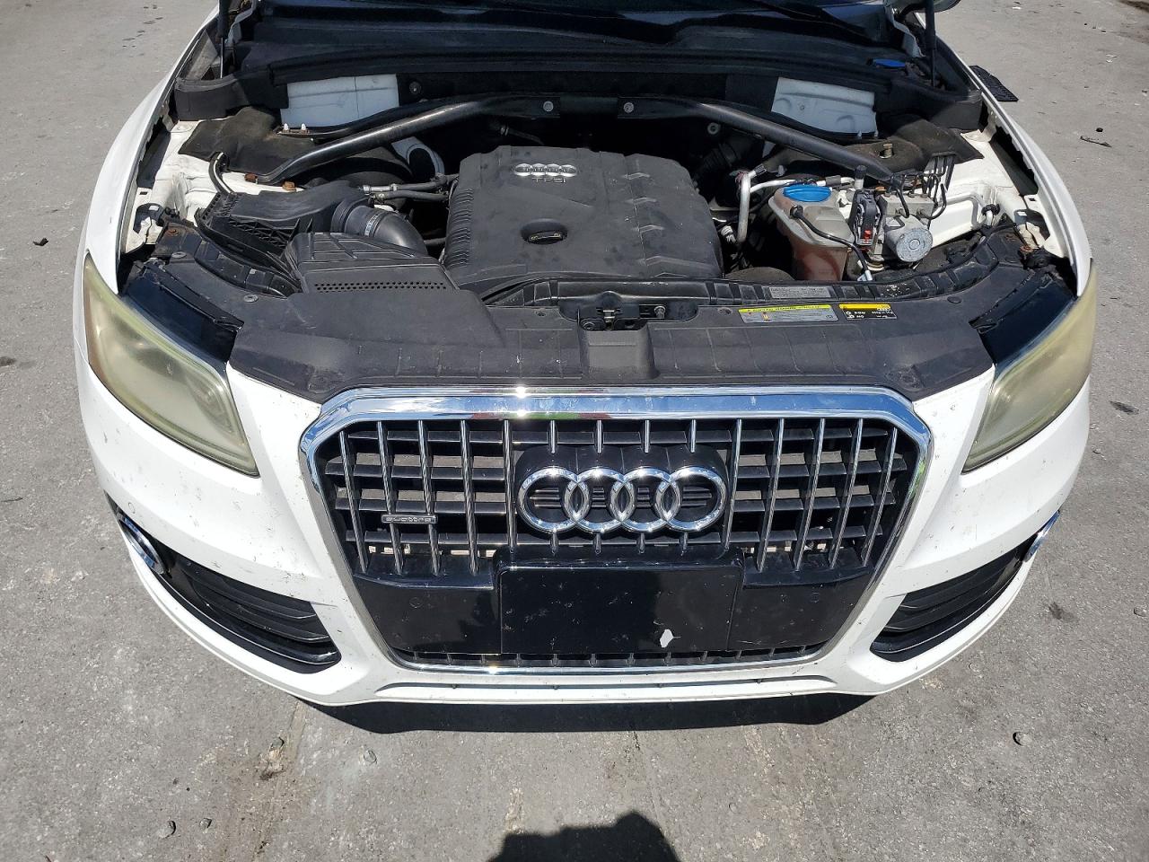 2013 AUDI Q5 Premium Plus
