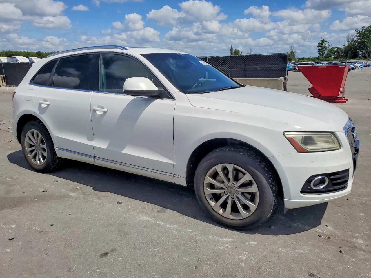 2013 AUDI Q5 Premium Plus