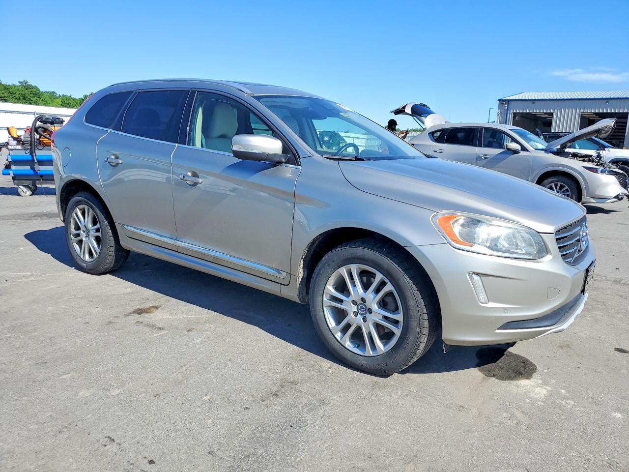 2016 VOLVO XC60 SV33 Premier