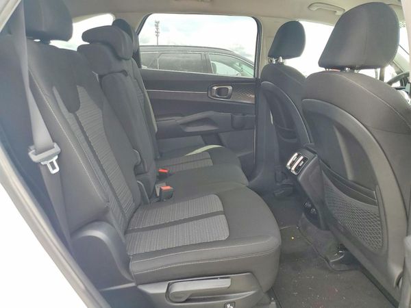 2022 KIA SORENTO LX