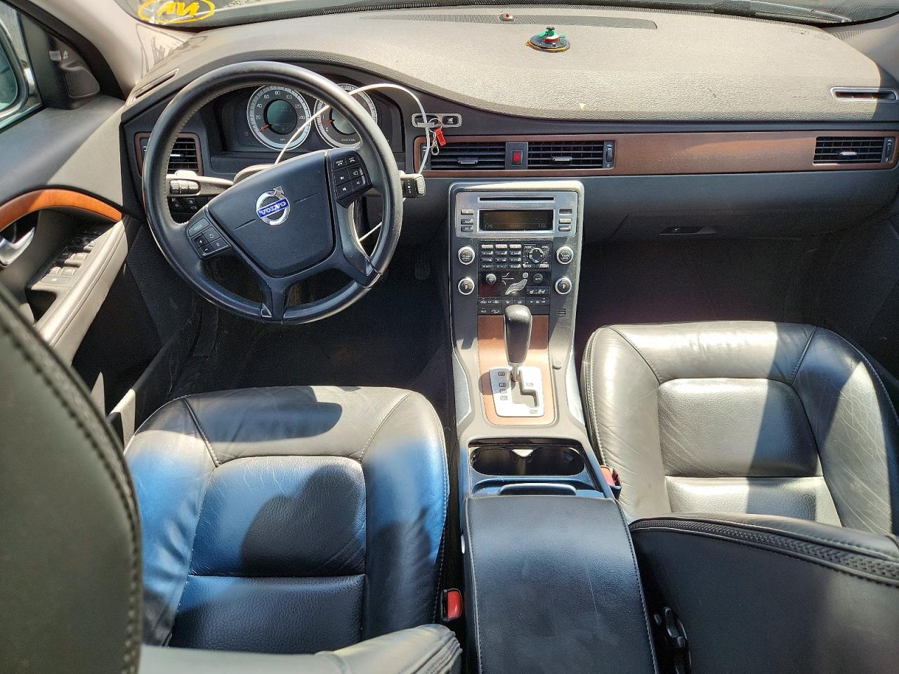 2011 VOLVO XC70