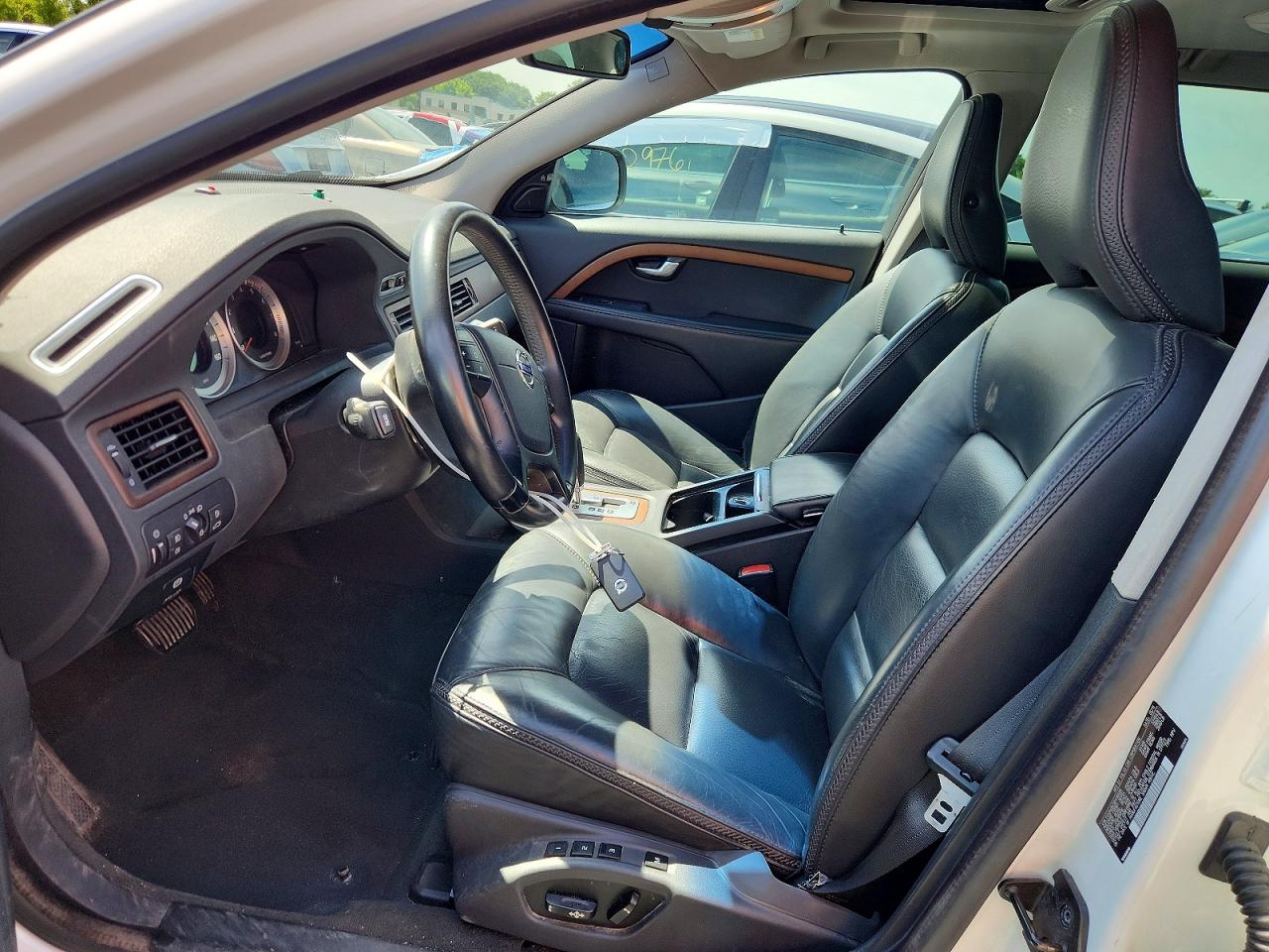 2011 VOLVO XC70