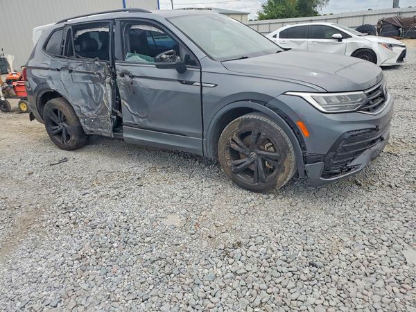 2023 VOLKSWAGEN TIGUAN SE R-Line Black