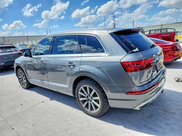 2017 AUDI Q7 quattro Premium Plus