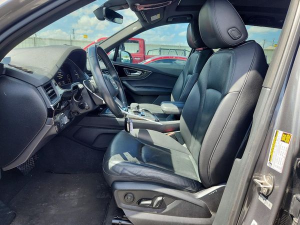 2017 AUDI Q7 quattro Premium Plus