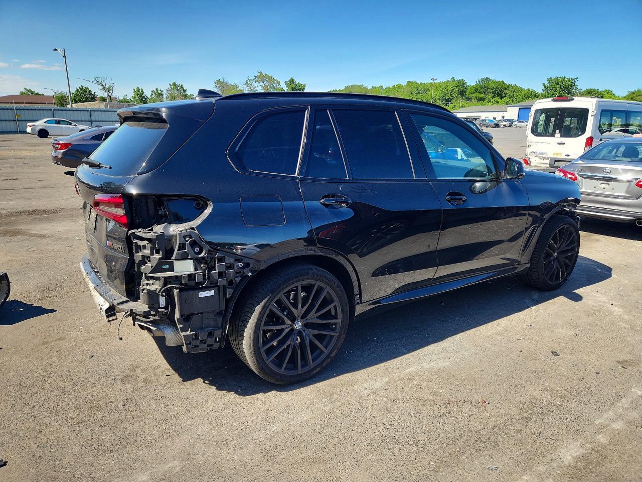 2022 BMW X5 M50i