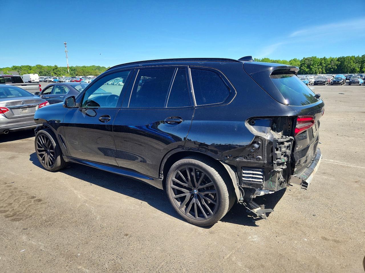 2022 BMW X5 M50i