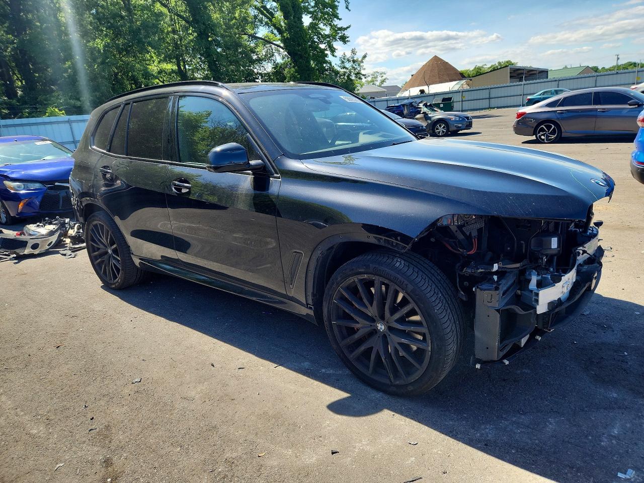 2022 BMW X5 M50i