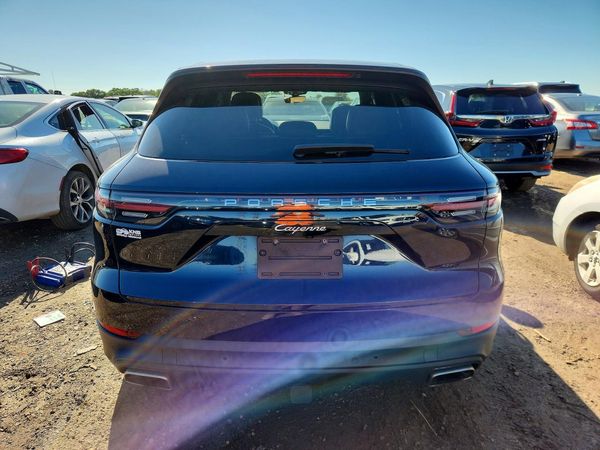 2019 PORSCHE CAYENNE