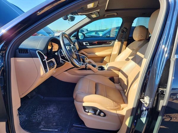 2019 PORSCHE CAYENNE