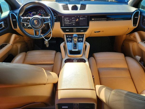 2019 PORSCHE CAYENNE