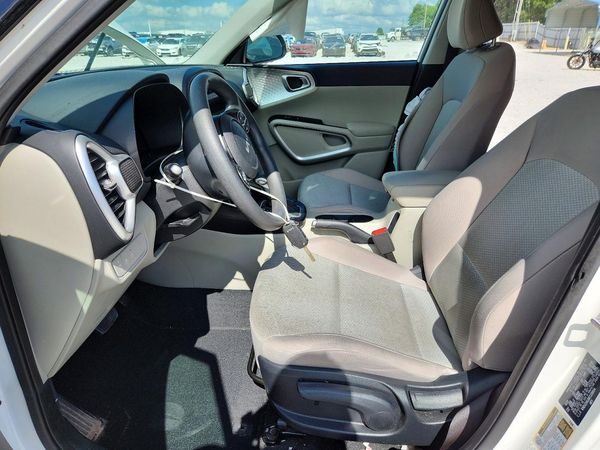 2024 KIA SOUL LX, S
