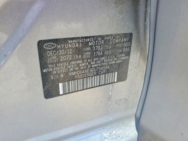 2013 HYUNDAI ELANTRA