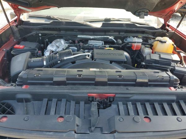 2022 CHEVROLET SILVERADO LTZ — Engine bay