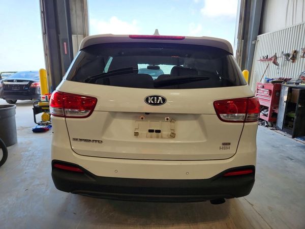 2018 KIA SORENTO L, LX