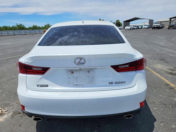 2016 LEXUS IS 200t