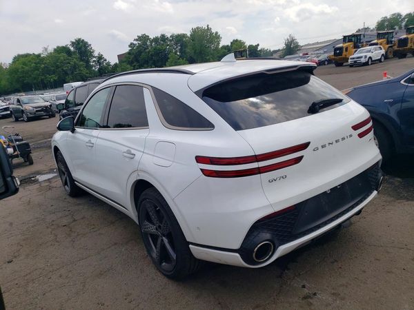 2025 GENESIS GV70