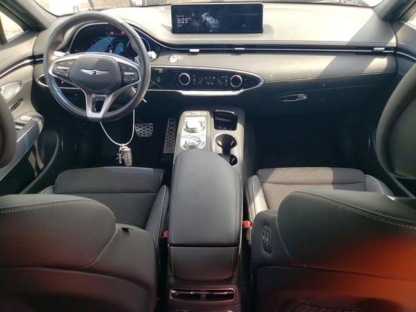 2025 GENESIS GV70