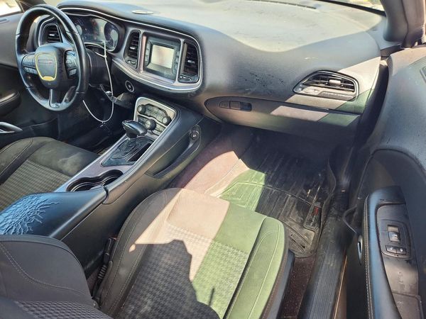 2017 DODGE CHALLENGER SXT