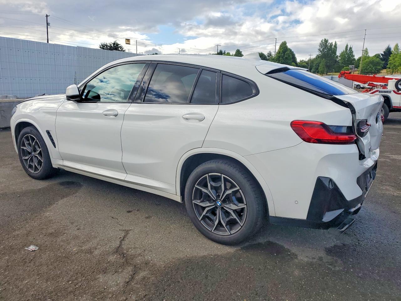 2023 BMW X4 xDrive30i
