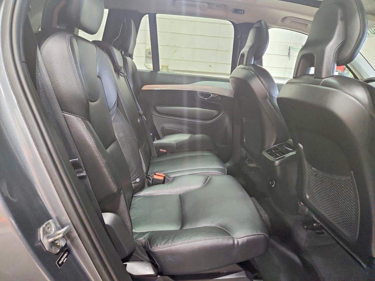2016 VOLVO XC90 SV42 Momentum