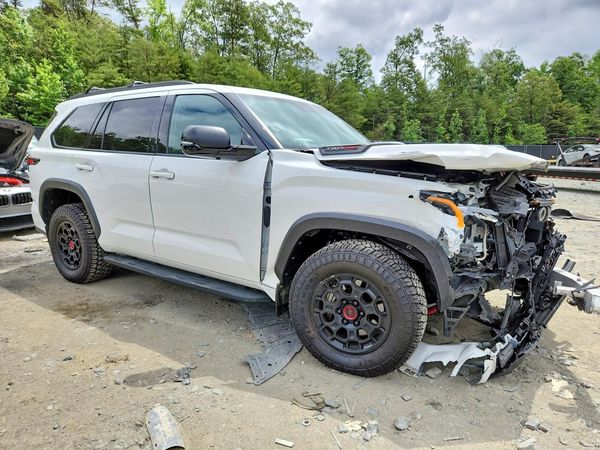 2023 TOYOTA SEQUOIA