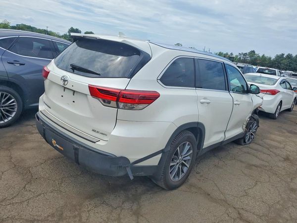 2019 TOYOTA HIGHLANDER SE/XLE