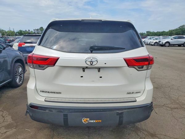 2019 TOYOTA HIGHLANDER SE/XLE