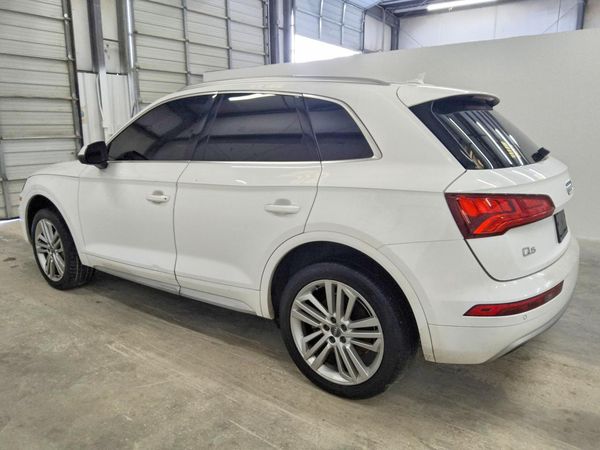 2018 AUDI Q5 quattro Prestige