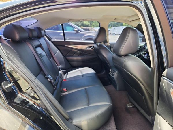 2017 INFINITI Q50
